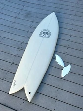 [MINT CONDITION] Surfboard Signed by Jay Alvarez 1 of 1 Suspicious Antwerp Board