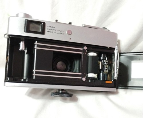 Canon Kamera Canonet QL25 Vintage und zwei Blitzgeräte alle für Teile oder Reparatur ungetestet - Bild 9 von 14