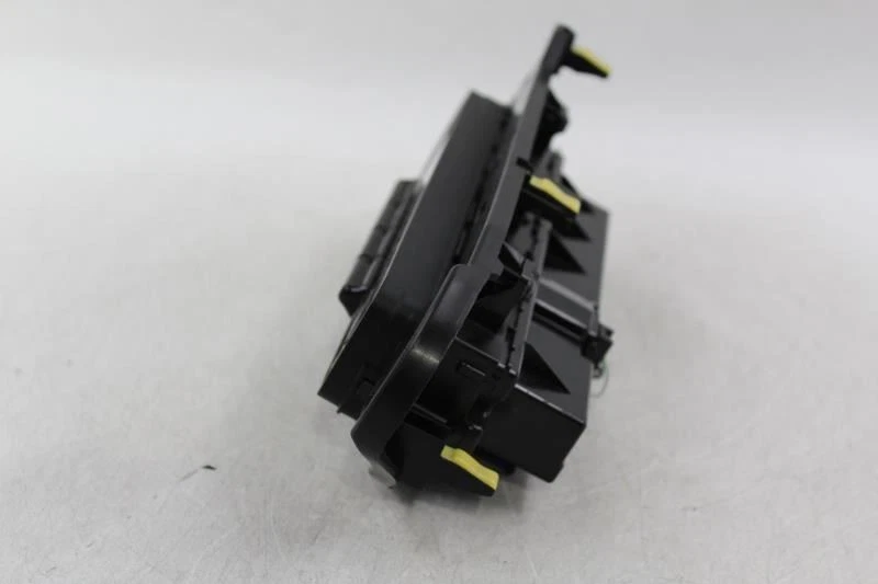 Hatchback con control de temperatura para Toyota Corolla 2017-2018 IM OEM #26180 Foto 3 de 4