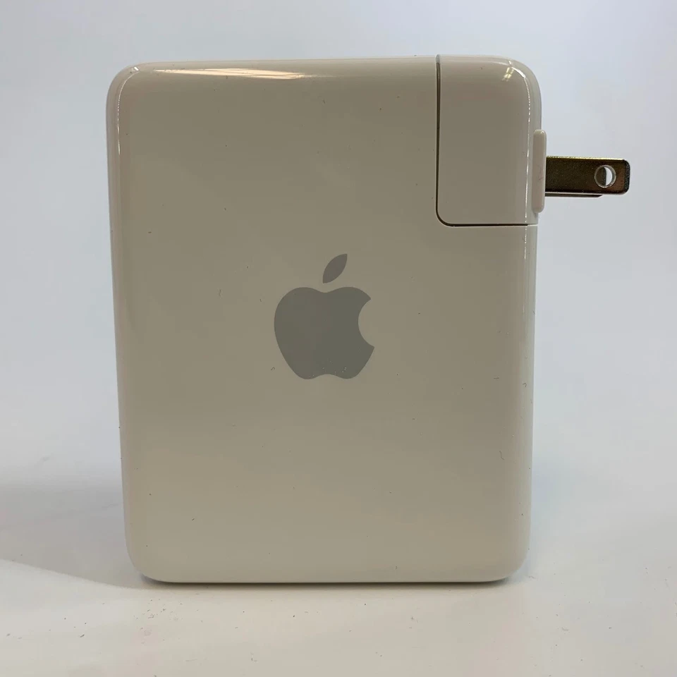 Apple AirPort Express Base Station 802.11g Wireless Router Model A1084 - Image 4 of 4