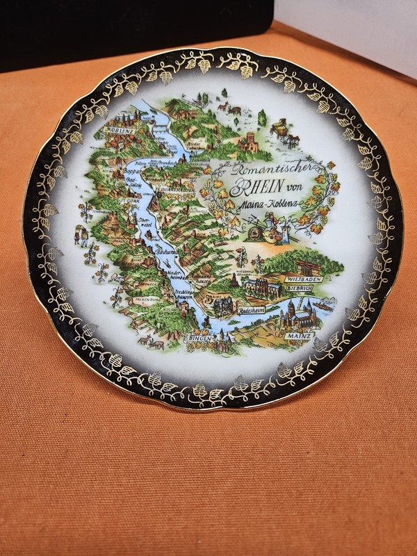Vintage Diadem German Porcelain Souvenir Plate: "Romantischer Rhein"