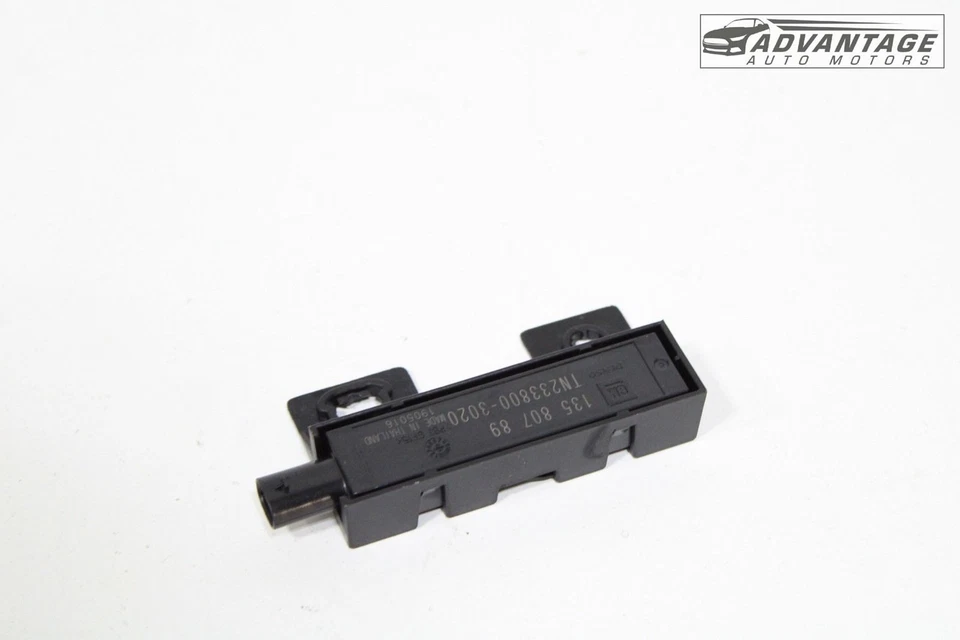2016-2020 CADILLAC CT6 REAR KEYLESS ENTRY ANTENNA COMPUTER CONTROL MODULE OEM - Image 2 of 4