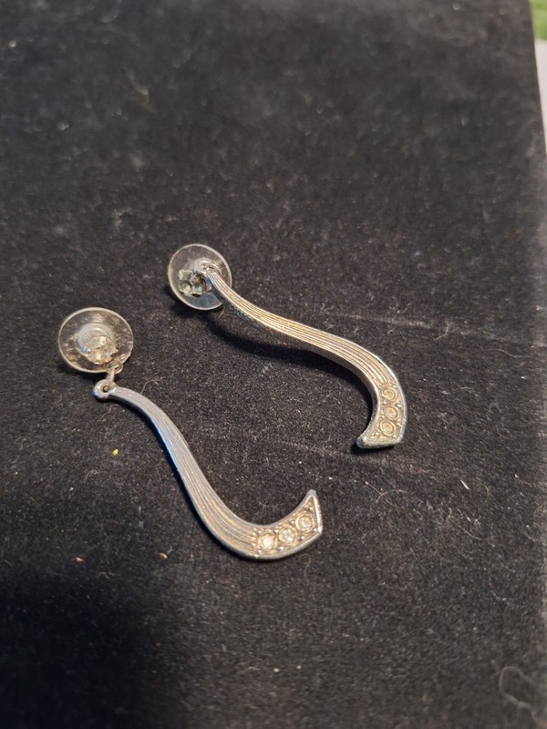 Avon 1988 Gala Dangle Pierced Earrings J Shape with Hallmark