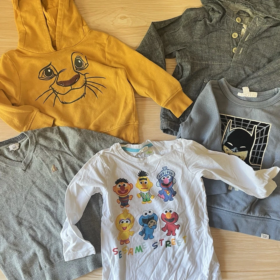 Paquete de ropa para niños pequeños BabyGap H&M Etc talla 2 años Foto 2 de 3