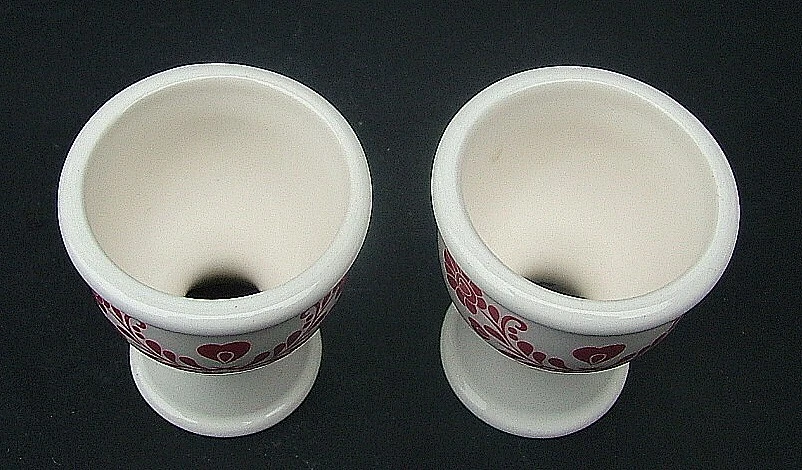 TWO Portmeirion Red Hearts Jan Constantine Egg Cups 6.5cmh in Excellent Cond. - Image 3 of 4