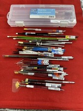 Professional Artist Paint Brushes Over 30 Brushes BRAND NEW Assorted Sizes