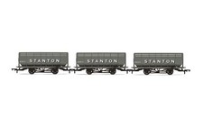 R60254 Hornby OO Gauge Stanton Coke Hopper Wagon Triple Pack