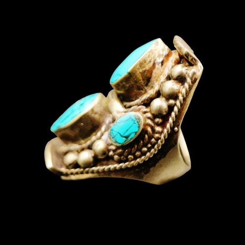 Nepalese Tibetan Handcrafted Vintage Copper Ring with Turquoise and Coral Inlay - Picture 3 of 6