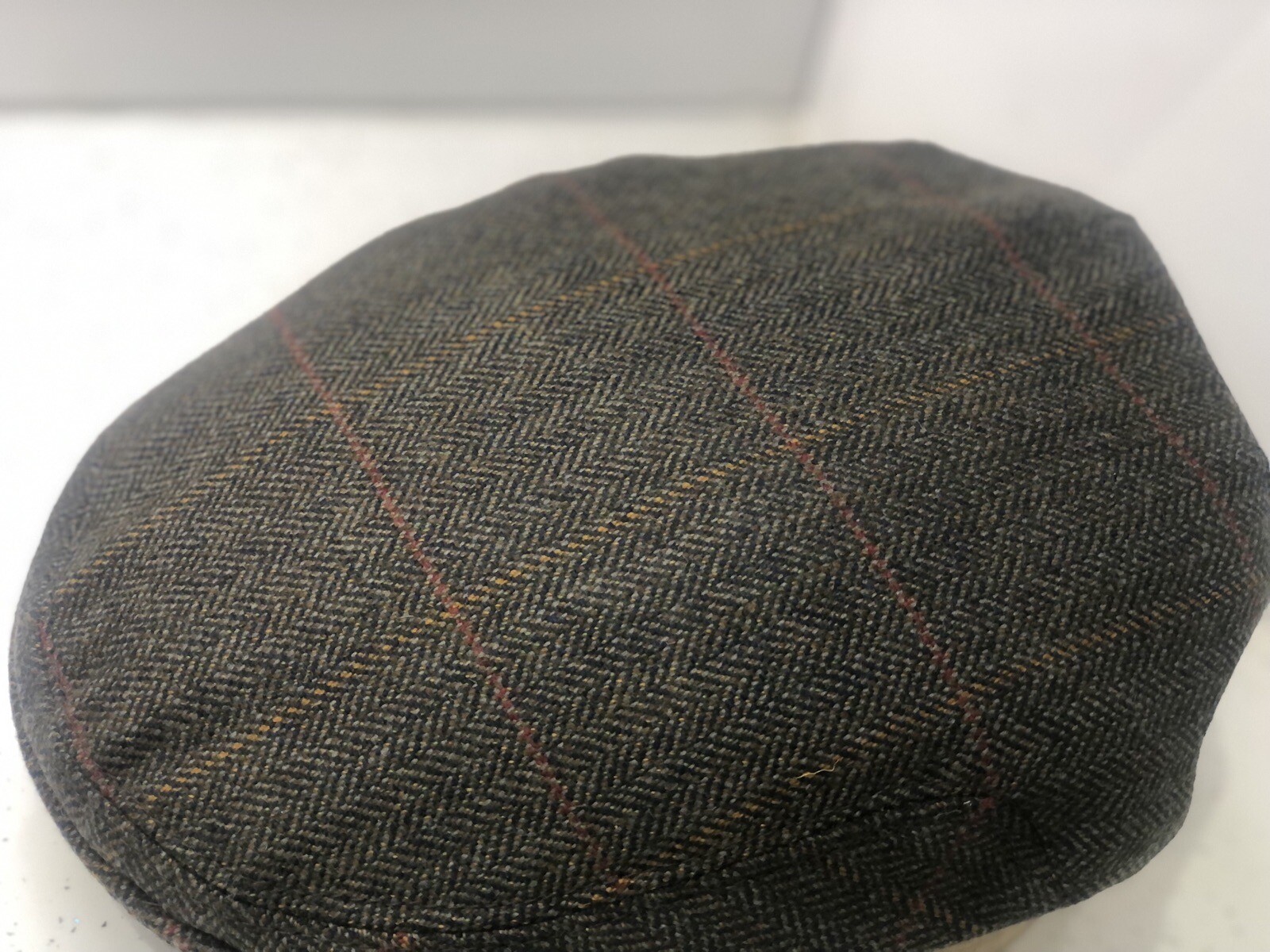 Herbert Johnson 100 wool tweed Flat cap size 7 1/4 Green/brown Aldo
