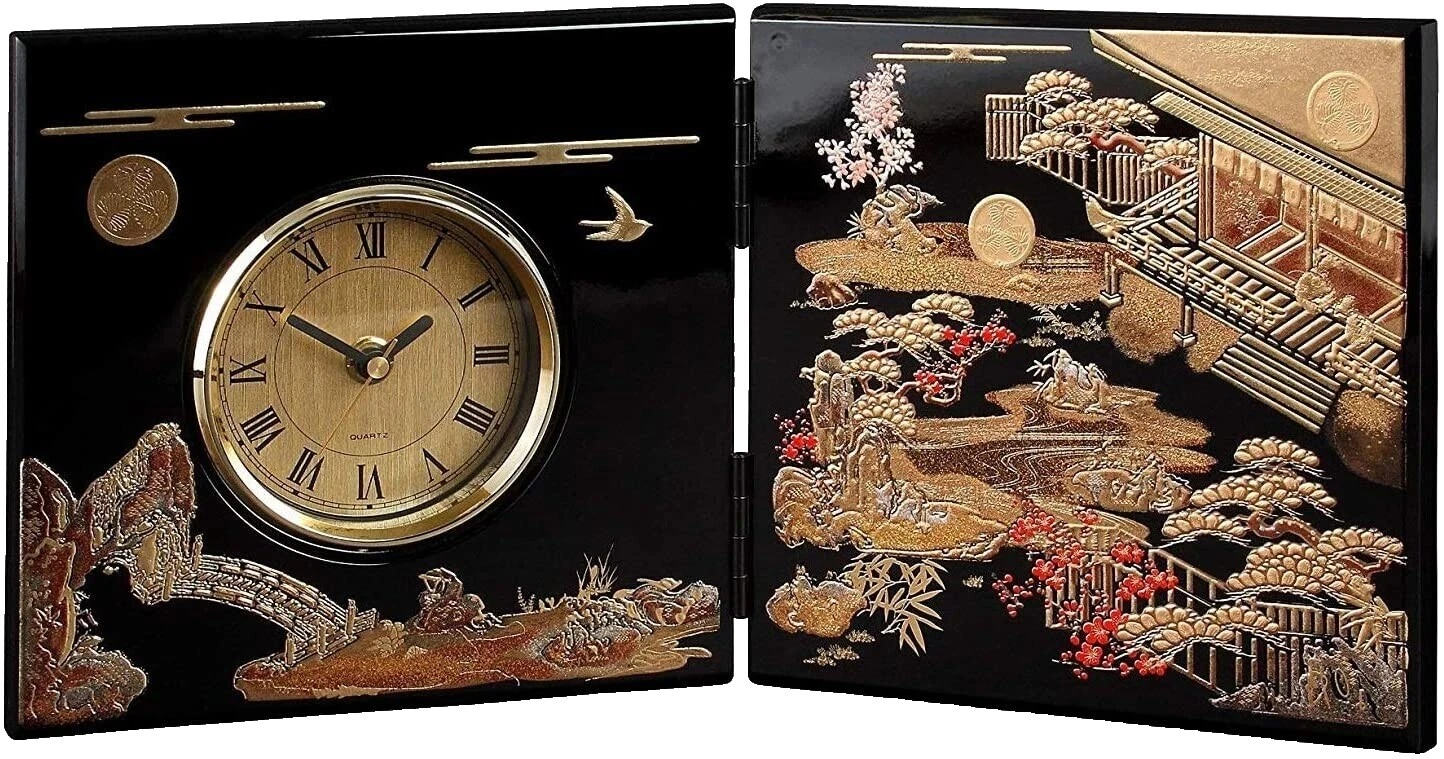 Relojes y radios de alarma tradicionales de madera