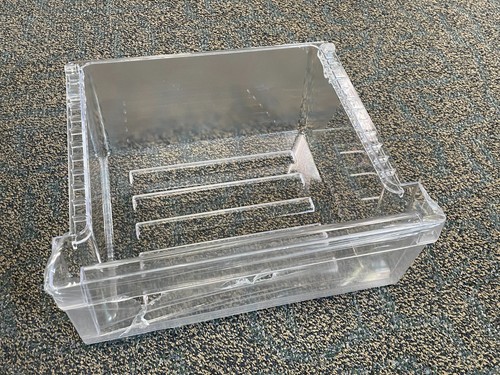GE Refrigerator Vegetable Drawer / Crisper Bin, WR71X46665 from GWE22JYMBFFS (Open box)