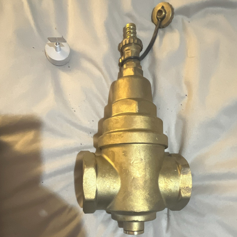Brass Water Pressure Reducing Valve, Threaded Ends, Brass Body Material