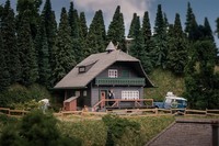Faller 130010 - H0 - JubiläUmsmodell Schwarzwaldhaus Mit Figur - Neu