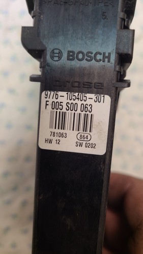 03-10 VW New Beetle Left Driver Window Regulator Motor OEM - Picture 5 of 5