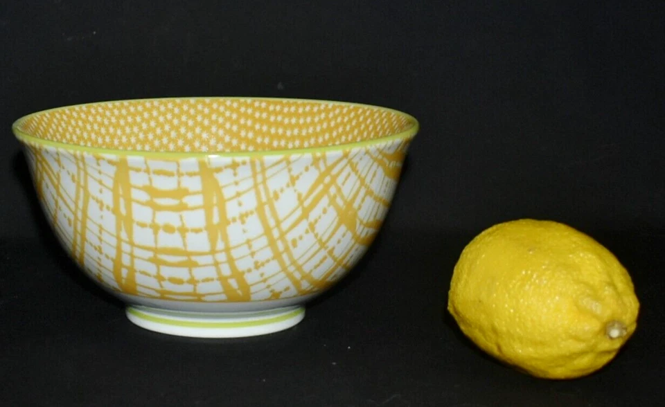 Conjunto de 2 tigelas Anthropologie laranja e branco geométricas e estrelas 7" para todos os fins - Imagem 2 de 3