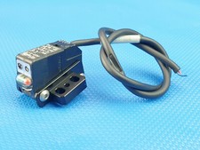 KEYENCE PZ2-41P photoelectric sensor 12-24V D...