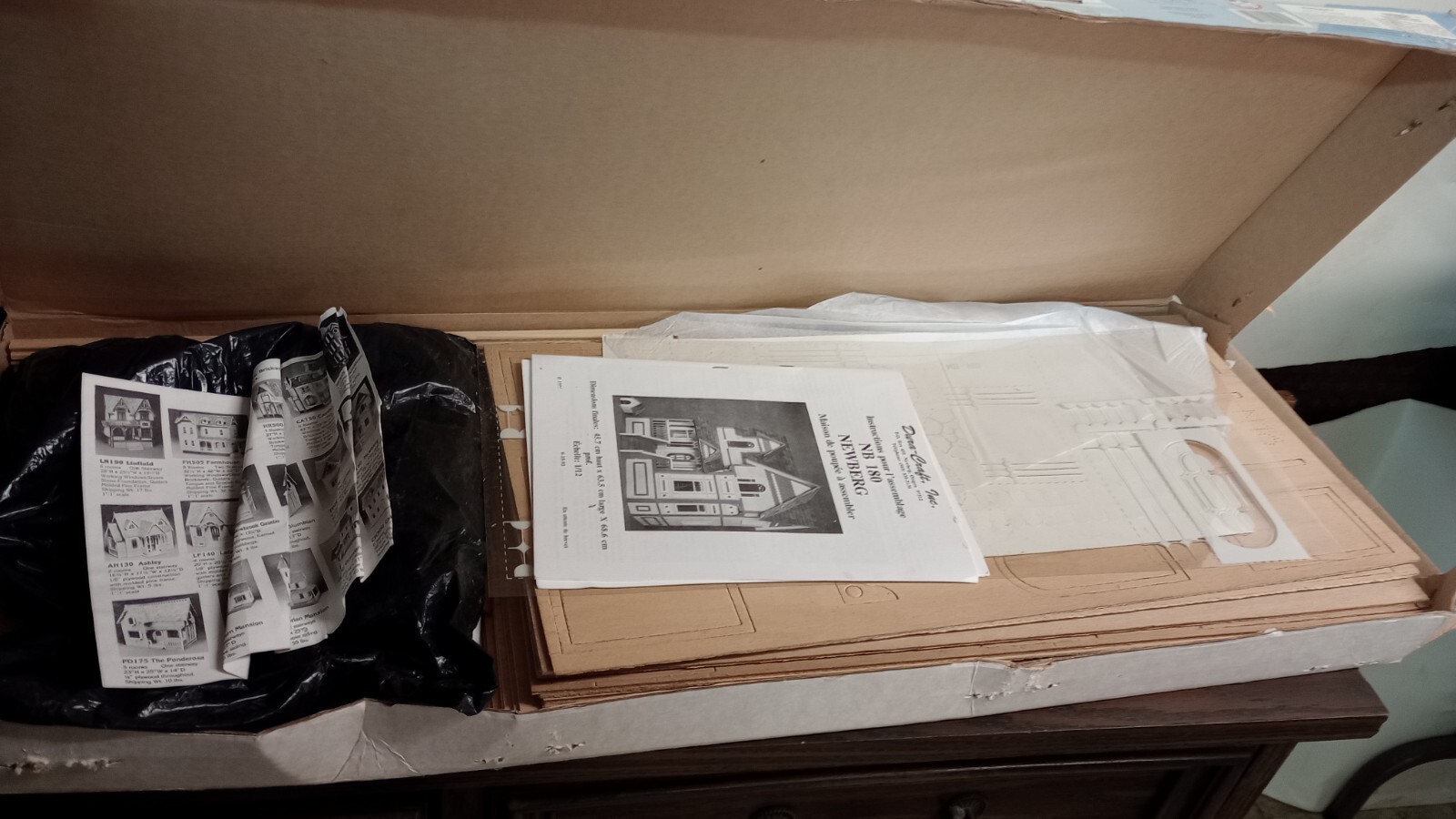 Vintage DuraCraft Newberg Dollhouse Kit (NB180) NEW, open box