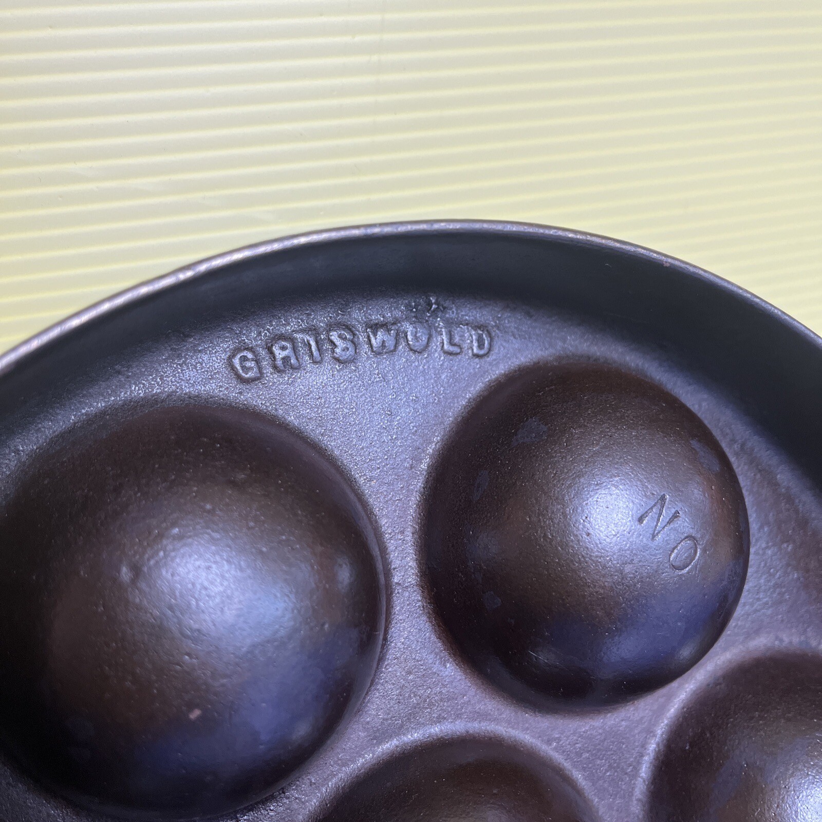 VINTAGE GRISWOLD 962 32 CAST IRON AEBLESKIVER EGG POACHER PAN SKILLET