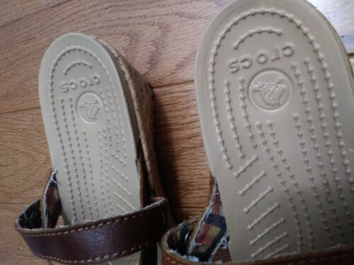 Crocs Sandals Womens 7 Wedge Brown Leather Strappy Slides Casual - Picture 3 of 8