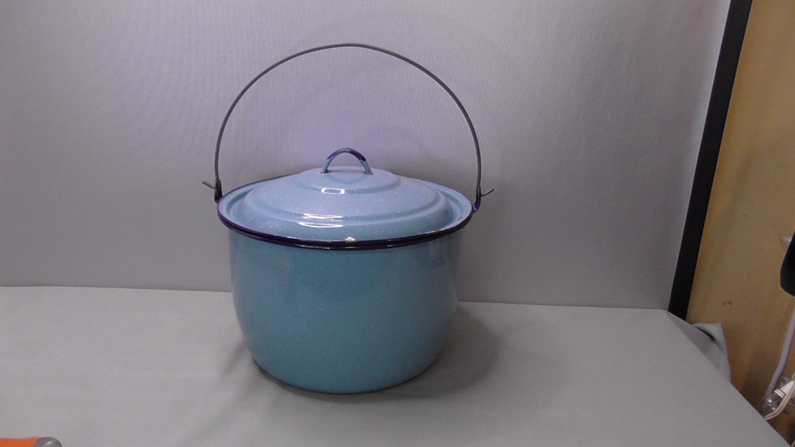 Vintage 11.5"  Enamelware Enamel Metal Camp Survival Soup Stock Pot speckled blu