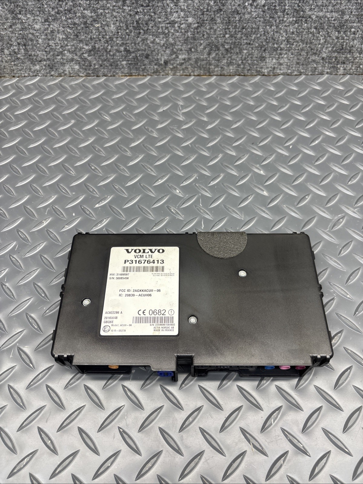 OEM P31676413 VOLVO XC90 TELEMATICS COMMUNICATION CONTROL MODULE 2019