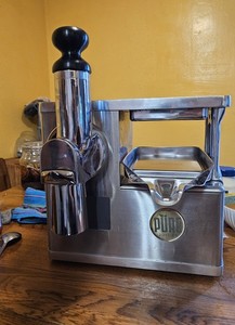 PURE Cold Press Juicer