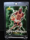 1996 FLEER SKYBOX ELECTRIFIED MICHAEL JORDAN BASKETBALL CARD #278