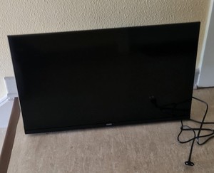 TV-/Fernseher mit Wandhalterung Und Standfuß  CHIQ