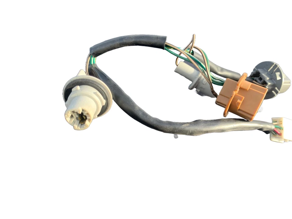 2002 - 2005 Toyota Camry 4 Door Driver Rear Tail Light Pigtail Harness OEM - Image 3 of 4