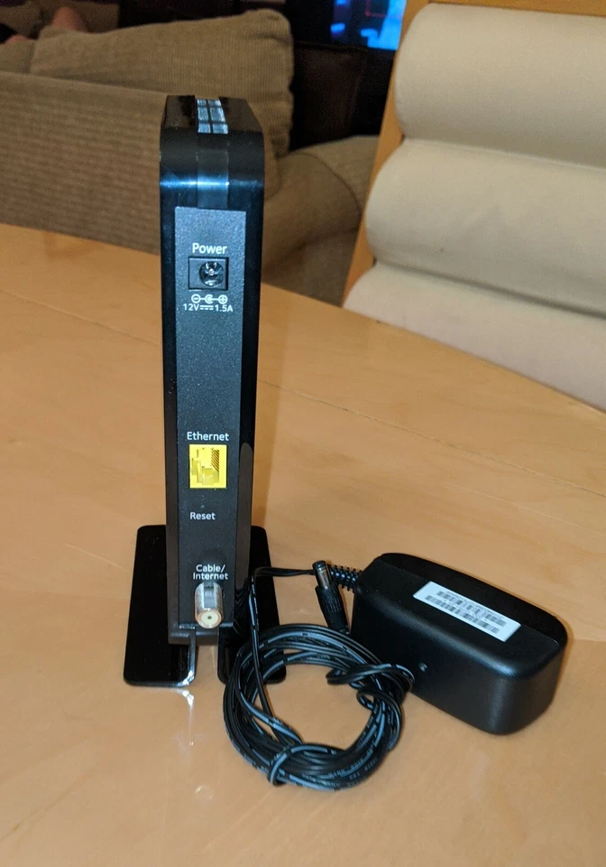 NETGEAR cable modem CM500 up to 300Mbps DOCSIS 3.0 perfect condition  - Image 3 of 3
