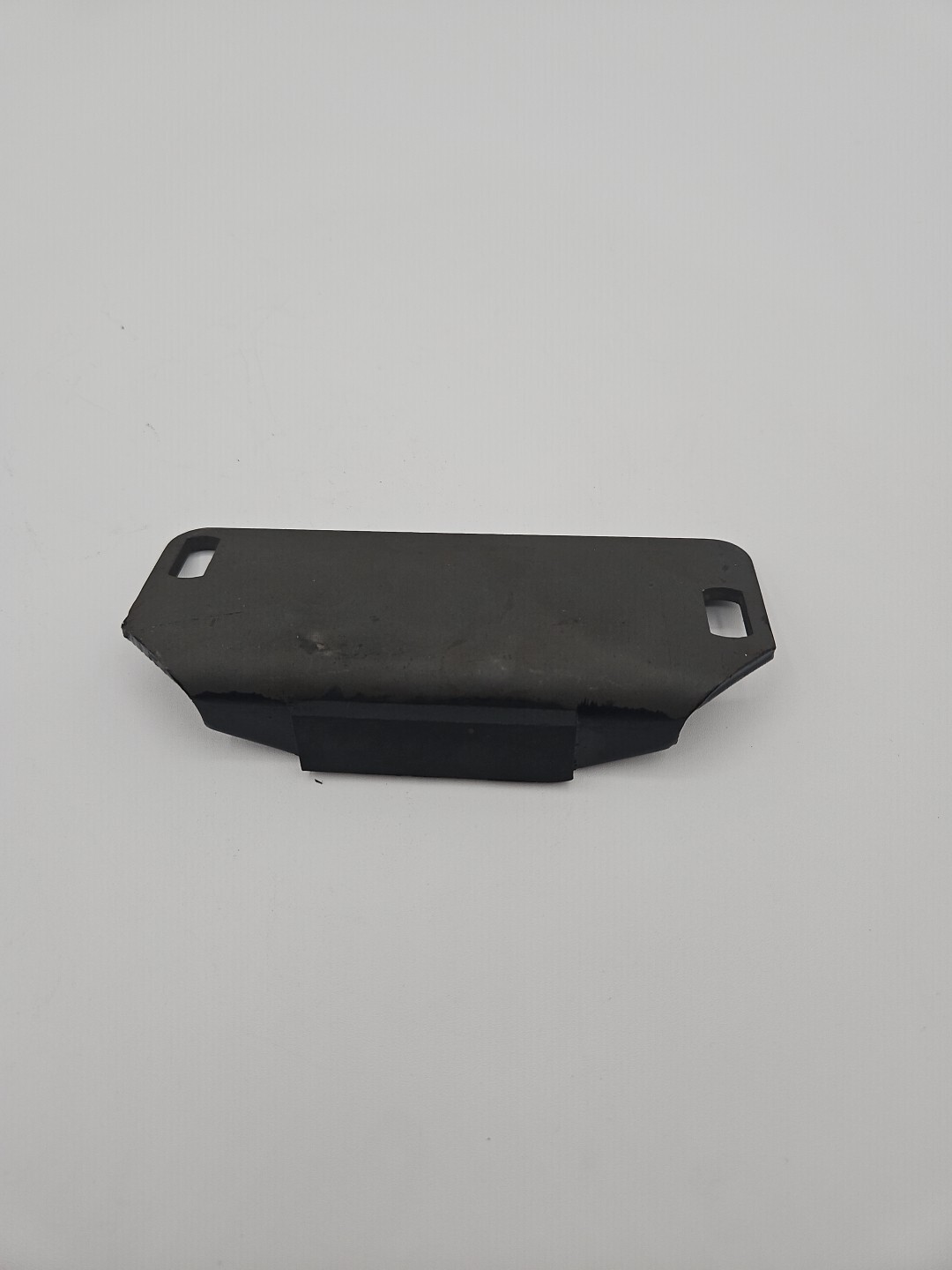 BENTLEY &R.R FORWARD STOP PLATE (Front engine mount - Series 1 models) (UR14171)