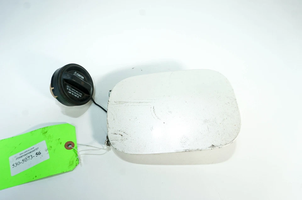 01-06 LEXUS LS430 OEM Cubierta de tapa de puerta de tanque de combustible de gas con tapa 5073 Foto 2 de 4