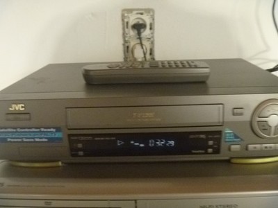 JVC HR-J670 Magnétoscope VHS avec télécommande