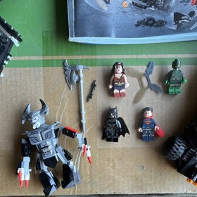 LEGO DC Comics Super Heroes Flying Fox Batmobile Airlift 76087 w/ Minifigures.