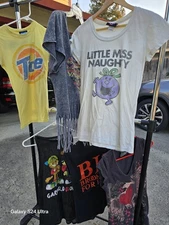 Multiple styles and sizes graphic and vintage t-shirts