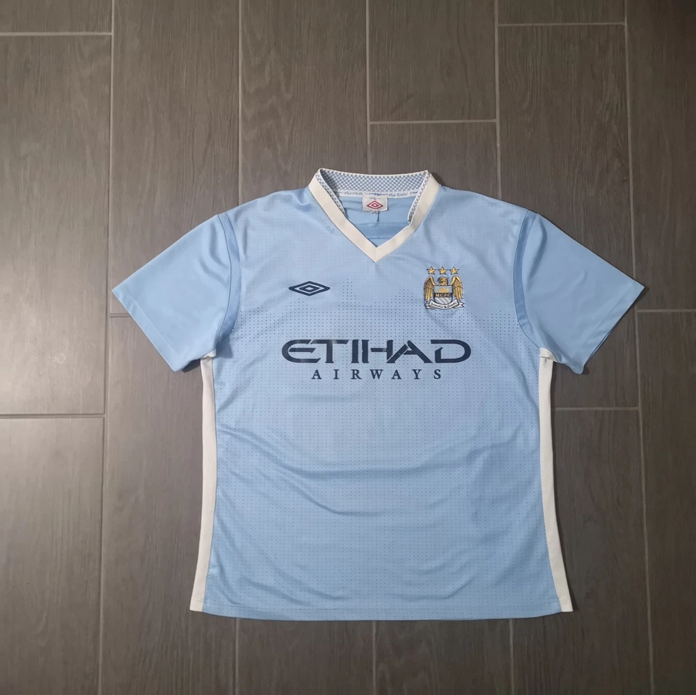 Vintage 2011/12 Balotelli 45 Trikot Größe: S Fußball Streatwear Umbro Legende