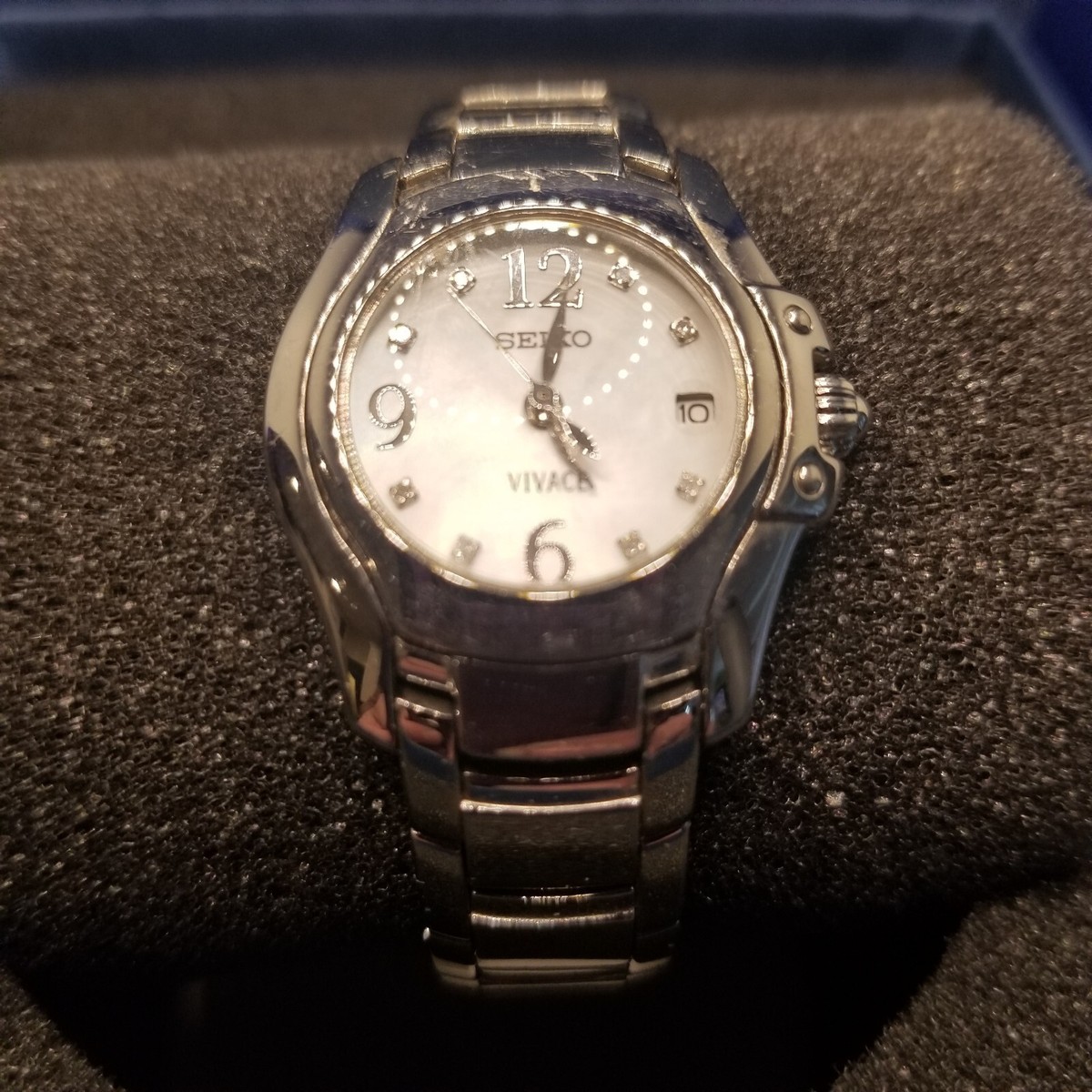 SEIKO VIVACE Ladies Stainless Steel Mother of Pearl Dial Diamonds Watch  SXD685