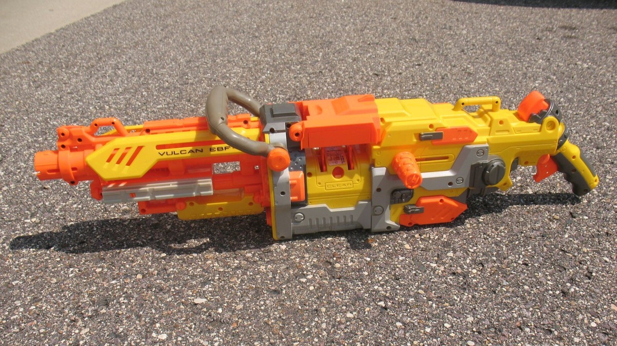 Nerf N-Strike Vulcan EBF-25 belt fed dart blaster tested