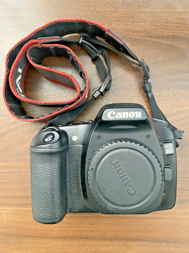 CANON EOS 30D Camera with EF 70-210mm f/4 Canon Zoom Lens - Excellent - Picture 3 of 5