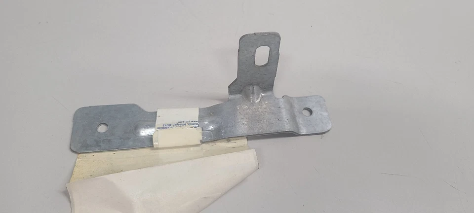 SUPORTE DE RADIADOR GENUÍNO GM 25689289 PONTIAC BONNEVILLE 1992-1999 - Imagem 2 de 4