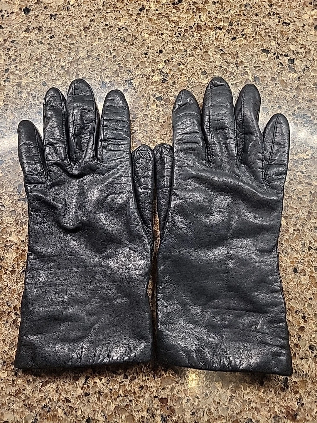 FOWNES Gloves Black Genuine Soft Leather Lined Womens 8 WPL 9522
Opens in a new window or tab
