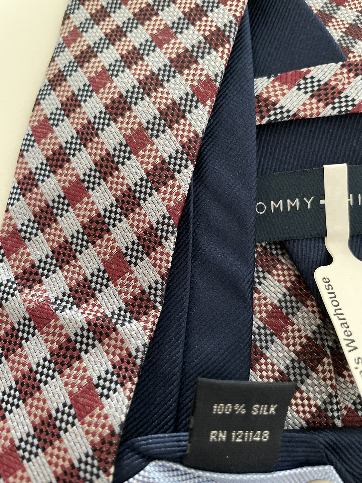 NWT Tommy Hilfiger Mens Plaid 100% Silk Tie thumbnail 4