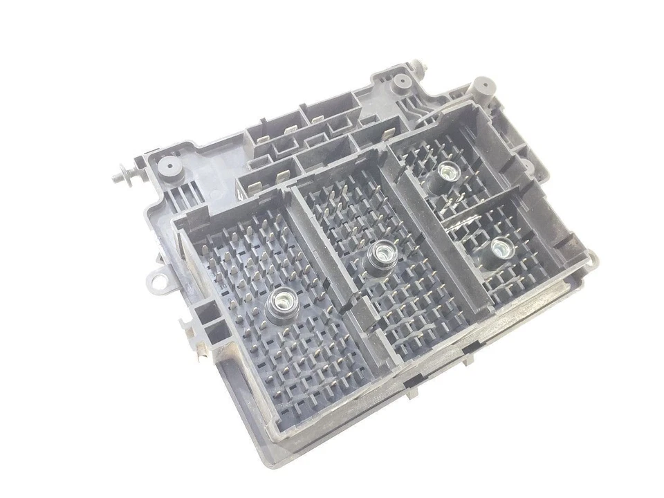 Chevrolet Silverado 3500 2003 2005 OEM caja de fusibles 6,6 L automático 4x4 15115618-02 Foto 2 de 4