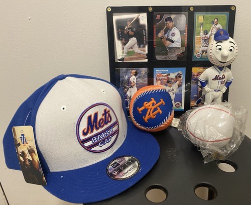 🧢🧡 New York Mets Collectible Lot – Hat, Figure, Cards & More! - Picture 2 of 19