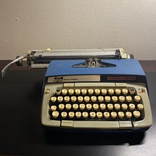 Smith Corona Classic 12 Mechanical/Manual Portable Typewriter vintage, collector thumbnail