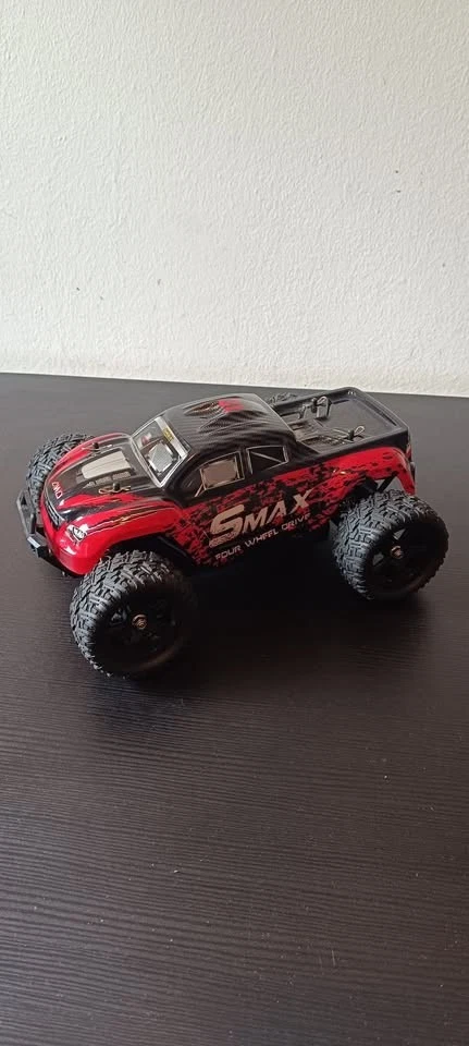 Auto RC in scala 1:16 4WD 40KM/ora - Immagine 4 di 4