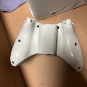 Microsoft Xbox 360 White 60GB HDD With 2 Controllers And Power Cord