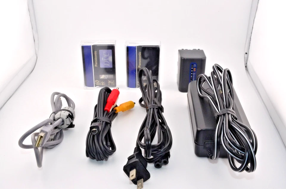 N.MINT Sony Handycam DCR-PC300 Mini DV Camcorder Nightshot Japanese only from JP - Image 2 of 4