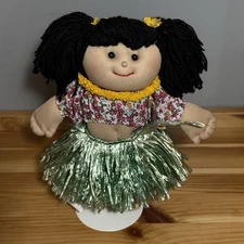 Regency Toys Hawaii Hula Girl 8" Soft Sculpt Doll Lei Grass Skirt With Stand