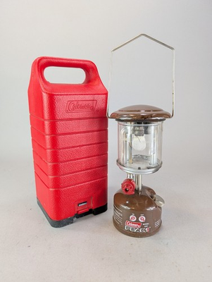 #ad Coleman 222 Peak Lantern Brown Dated 1 83 With Storage Case Made In Canada $140.00